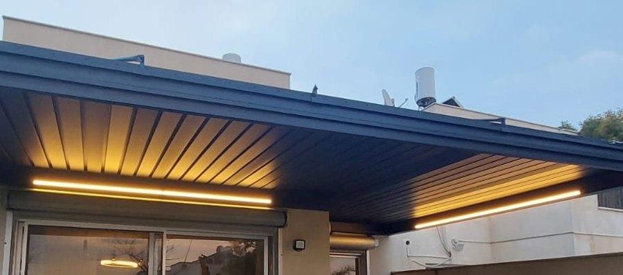 פרגולה עם תאורת LED